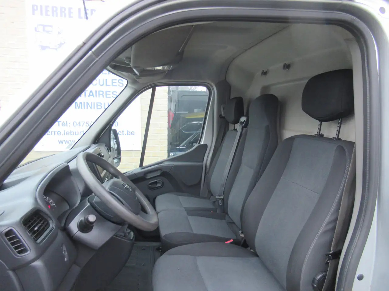 Nissan Interstar L2H2 clim navi 16500€+tva/btw - Dubă: Foto 5 Nissan Interstar L2H2 clim navi 16500€+tva/btw - Dubă: Foto 5