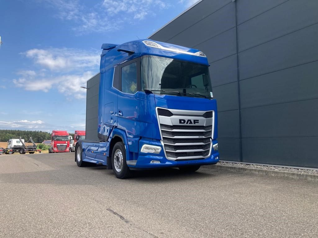 DAF XG 530 FT Alcoa Intarder Standklima Alcoa Kamera - Cap tractor: Foto 1 DAF XG 530 FT Alcoa Intarder Standklima Alcoa Kamera - Cap tractor: Foto 1
