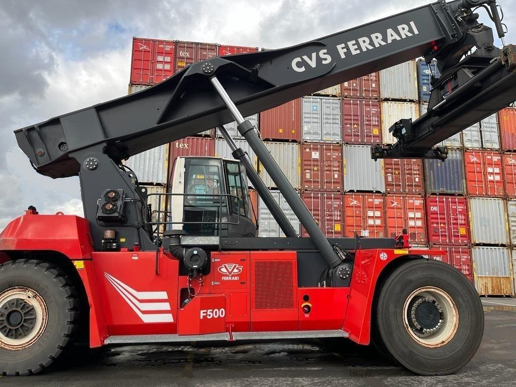 CVS Ferrari F500RS6 S - Reach stacker: Foto 1 CVS Ferrari F500RS6 S - Reach stacker: Foto 1