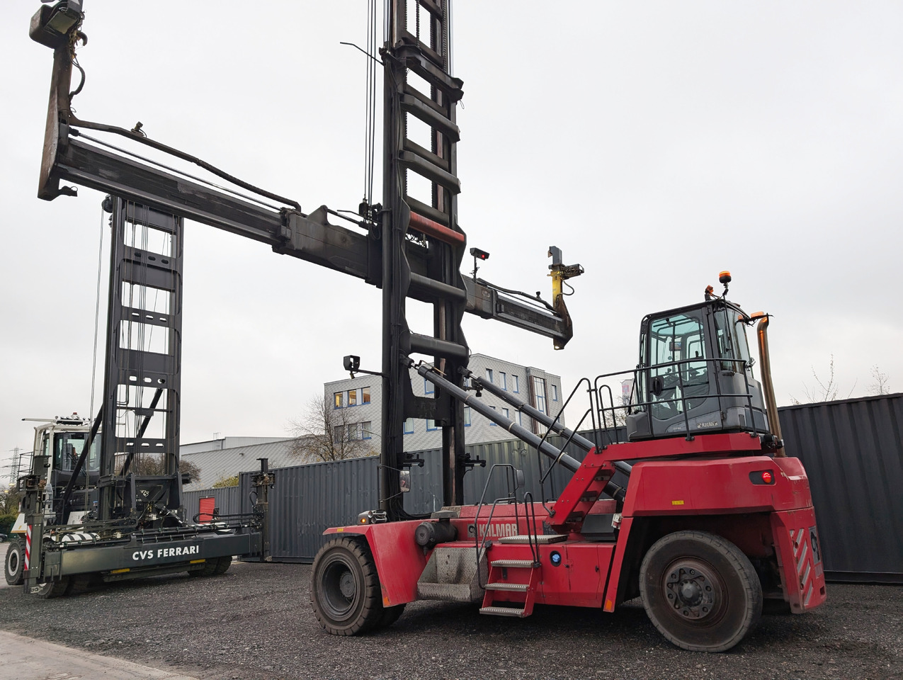 KALMAR DCG100-45ED7 - Stivuitor containere: Foto 3 KALMAR DCG100-45ED7 - Stivuitor containere: Foto 3