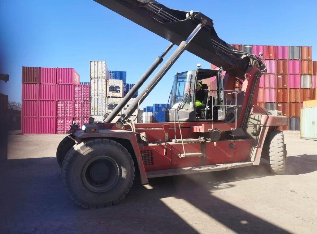 Kalmar DRG100-54S6 - Reach stacker: Foto 3 Kalmar DRG100-54S6 - Reach stacker: Foto 3