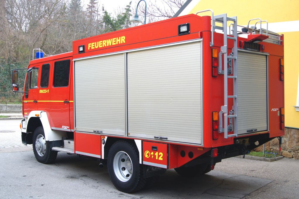 MAN 14.224 L80 4x4 /METZ TLF 16/25 Feuerwehr Expedition - Autospeciala de stins incendii: Foto 3 MAN 14.224 L80 4x4 /METZ TLF 16/25 Feuerwehr Expedition - Autospeciala de stins incendii: Foto 3