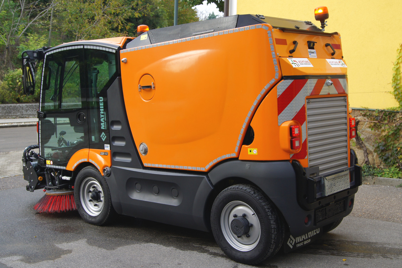 MATHIEU Azura Flex MC210 3-rd brush / EURO 6 / TÜV - Măturătoare stradală: Foto 5 MATHIEU Azura Flex MC210 3-rd brush / EURO 6 / TÜV - Măturătoare stradală: Foto 5