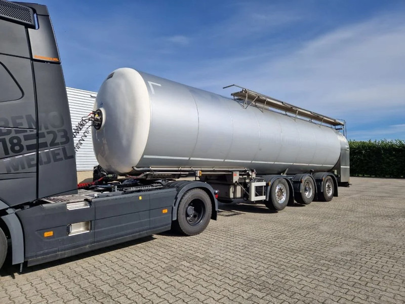 G.magyar 36000 liter geïsoleerde intra / melk tankoplegger met VSE Besturing en pomp - Semiremorcă cisternă: Foto 1 G.magyar 36000 liter geïsoleerde intra / melk tankoplegger met VSE Besturing en pomp - Semiremorcă cisternă: Foto 1