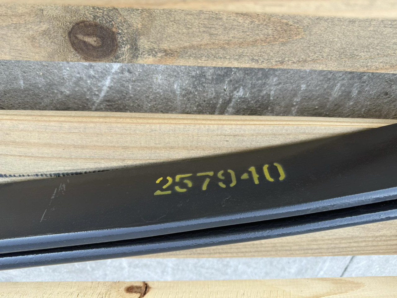 VOLVO FRONT SPRING 257940 - Piesă de schimb pentru Camion: Foto 3 VOLVO FRONT SPRING 257940 - Piesă de schimb pentru Camion: Foto 3