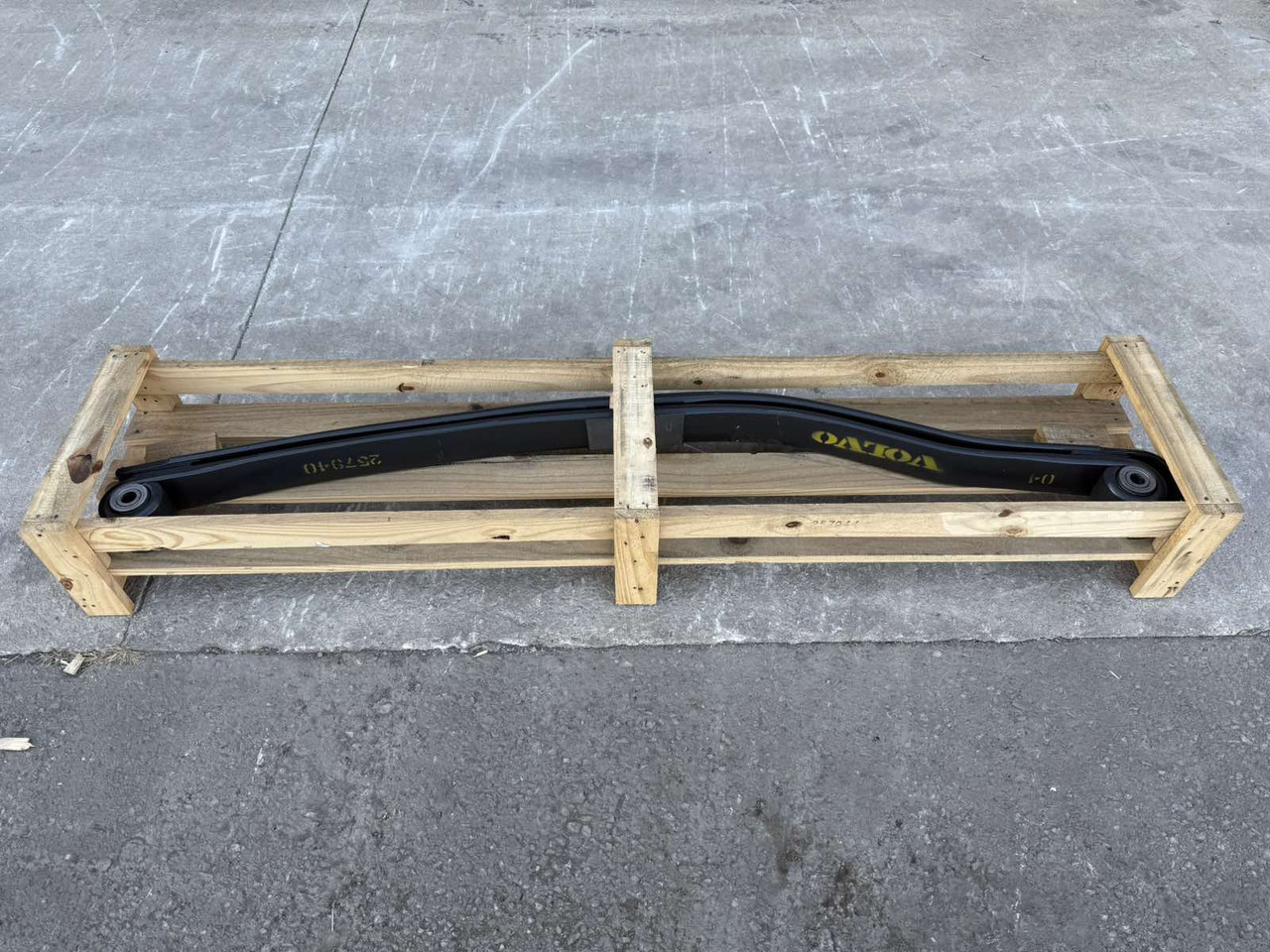 VOLVO FRONT SPRING 257940 - Piesă de schimb pentru Camion: Foto 1 VOLVO FRONT SPRING 257940 - Piesă de schimb pentru Camion: Foto 1