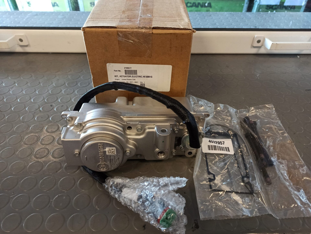 SCANIA REPAIR KIT - 2195577 - Kit de reparare pentru motor pentru Camion: Foto 1 SCANIA REPAIR KIT - 2195577 - Kit de reparare pentru motor pentru Camion: Foto 1