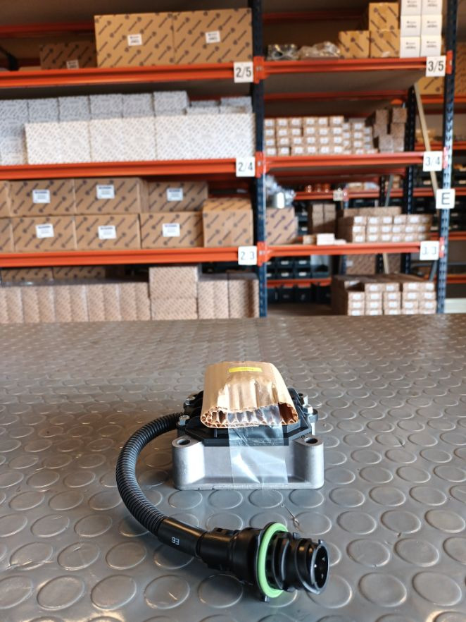 SCANIA SENSOR 1545124 - Senzor pentru Camion: Foto 1 SCANIA SENSOR 1545124 - Senzor pentru Camion: Foto 1