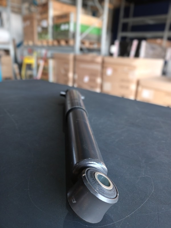 VOLVO SHOCK ABSORBER 21686173 - Amortizor pentru Camion: Foto 1 VOLVO SHOCK ABSORBER 21686173 - Amortizor pentru Camion: Foto 1