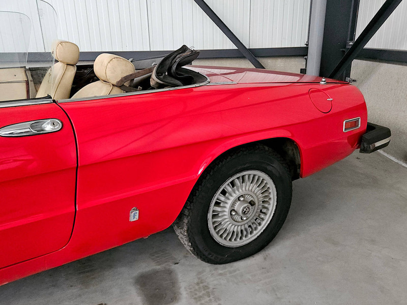 Alfa Romeo Spider 2000 - Automobil: Foto 5 Alfa Romeo Spider 2000 - Automobil: Foto 5