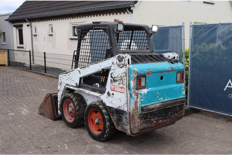 Bobcat S100 - Încărcător frontal pe pneuri: Foto 4 Bobcat S100 - Încărcător frontal pe pneuri: Foto 4
