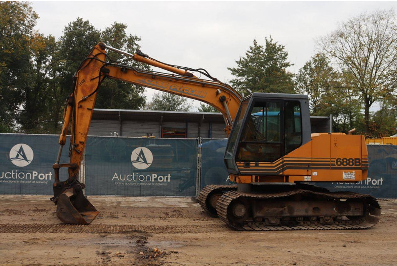 Case 688B-CK - Excavator pe şenile: Foto 1 Case 688B-CK - Excavator pe şenile: Foto 1