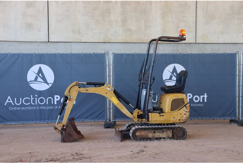 Caterpillar 300.9D - Mini excavator: Foto 1 Caterpillar 300.9D - Mini excavator: Foto 1