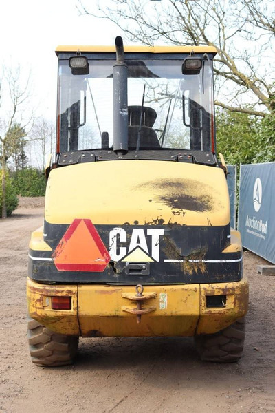 Caterpillar 906 - Încărcător frontal pe pneuri: Foto 4 Caterpillar 906 - Încărcător frontal pe pneuri: Foto 4