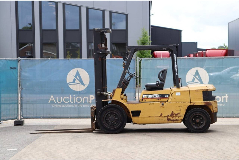 Caterpillar DP45 - Stivuitor diesel: Foto 2 Caterpillar DP45 - Stivuitor diesel: Foto 2