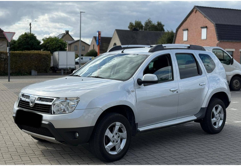 Dacia Duster (I) dCi - Berlină/ Sedan: Foto 1 Dacia Duster (I) dCi - Berlină/ Sedan: Foto 1