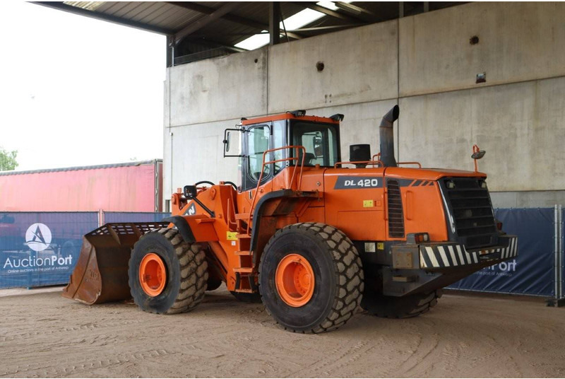 Doosan DL420 - Încărcător frontal pe pneuri: Foto 4 Doosan DL420 - Încărcător frontal pe pneuri: Foto 4