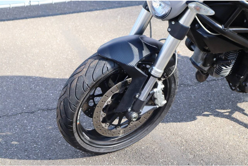 Motocicletă Ducati MONSTER 696: Foto 11 Motocicletă Ducati MONSTER 696: Foto 11
