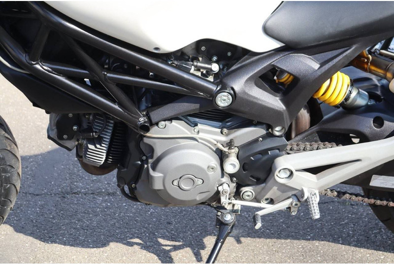 Motocicletă Ducati MONSTER 696: Foto 13 Motocicletă Ducati MONSTER 696: Foto 13