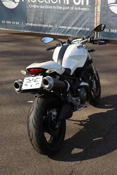Motocicletă Ducati MONSTER 696: Foto 6 Motocicletă Ducati MONSTER 696: Foto 6
