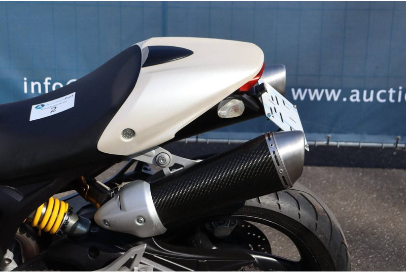 Motocicletă Ducati MONSTER 696: Foto 15 Motocicletă Ducati MONSTER 696: Foto 15
