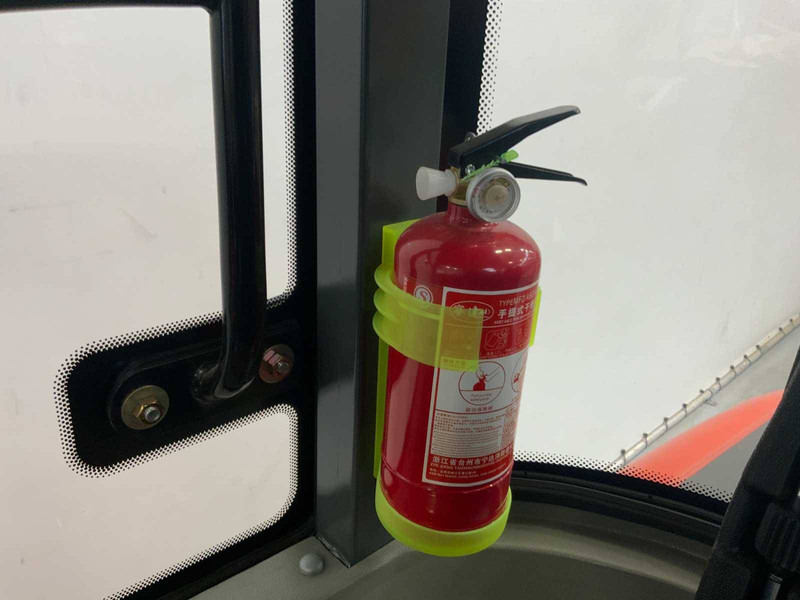 Everun ER12 - Încărcător frontal pe pneuri: Foto 5 Everun ER12 - Încărcător frontal pe pneuri: Foto 5