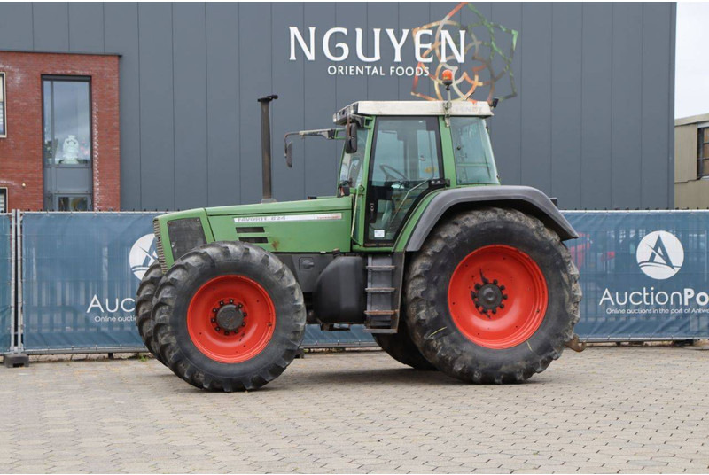 Fendt Favorit 824 - Tractor agricol: Foto 1 Fendt Favorit 824 - Tractor agricol: Foto 1