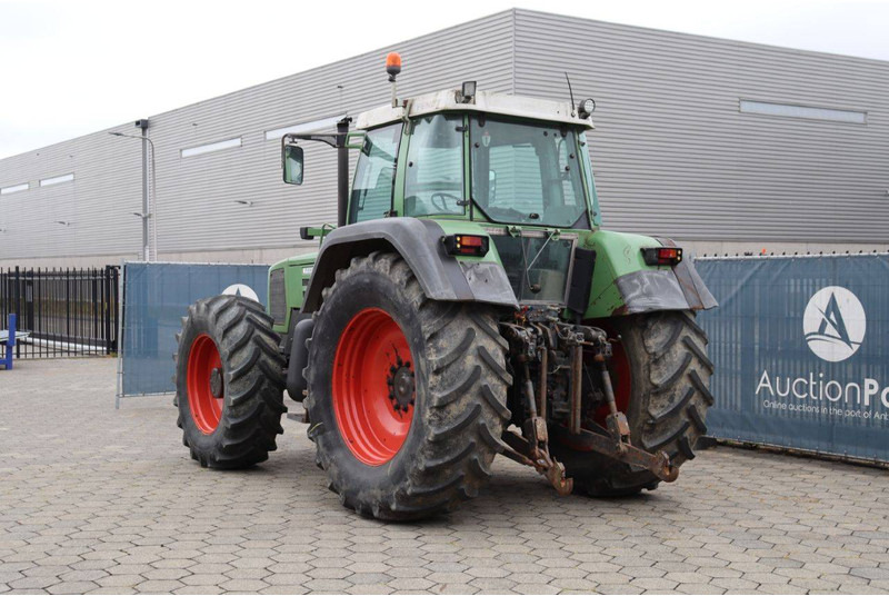 Fendt Favorit 824 - Tractor agricol: Foto 4 Fendt Favorit 824 - Tractor agricol: Foto 4