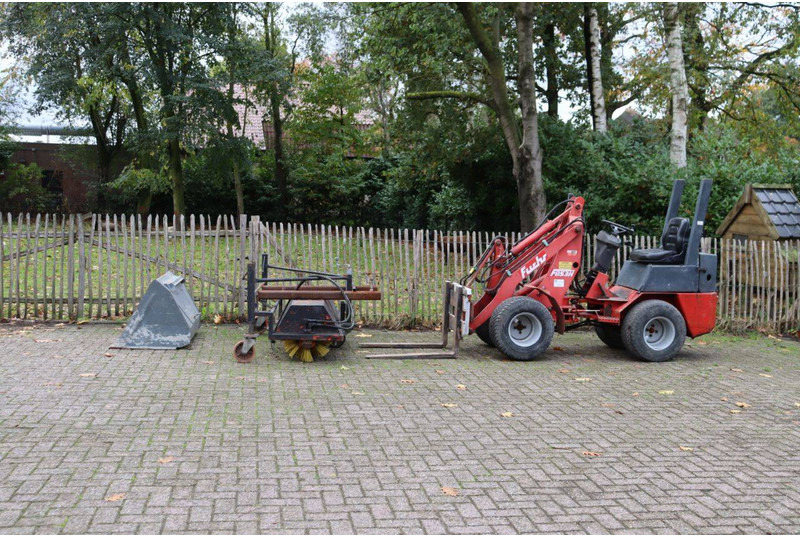 Fuchs F853H - Încărcător frontal pe pneuri: Foto 1 Fuchs F853H - Încărcător frontal pe pneuri: Foto 1