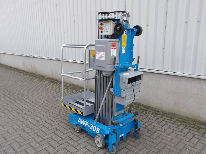 Genie AWP-30S - Autopropulsată platformă: Foto 2 Genie AWP-30S - Autopropulsată platformă: Foto 2