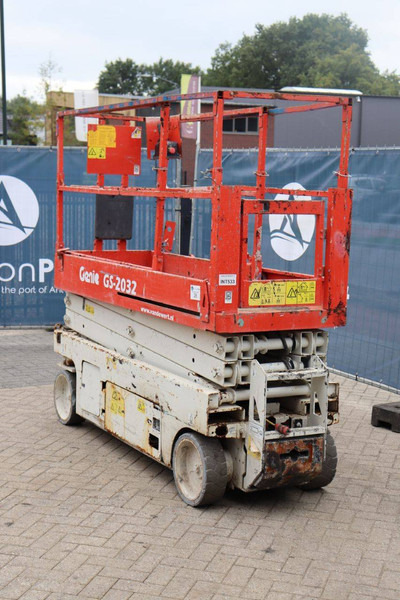Genie GS-2032 - Platforma foarfeca: Foto 4 Genie GS-2032 - Platforma foarfeca: Foto 4