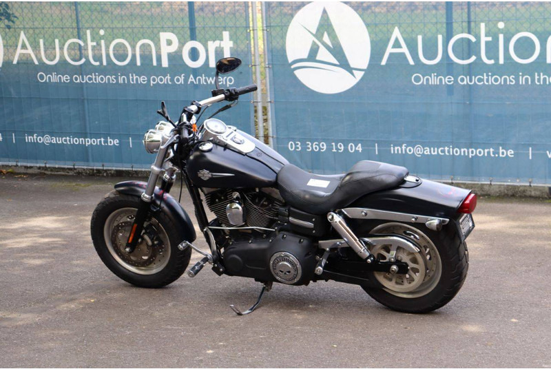 Harley-Davidson Dyna Fat Bob - Motocicletă: Foto 3 Harley-Davidson Dyna Fat Bob - Motocicletă: Foto 3