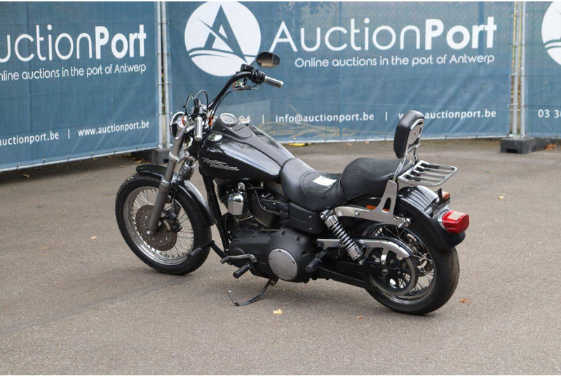 Harley-Davidson Dyna Street Bob - Motocicletă: Foto 3 Harley-Davidson Dyna Street Bob - Motocicletă: Foto 3