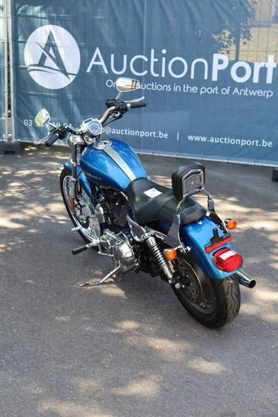Harley-Davidson Sporster XL1200 Custom - Motocicletă: Foto 4 Harley-Davidson Sporster XL1200 Custom - Motocicletă: Foto 4