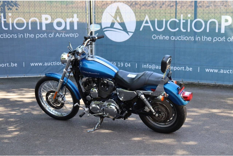 Harley-Davidson Sporster XL1200 Custom - Motocicletă: Foto 3 Harley-Davidson Sporster XL1200 Custom - Motocicletă: Foto 3
