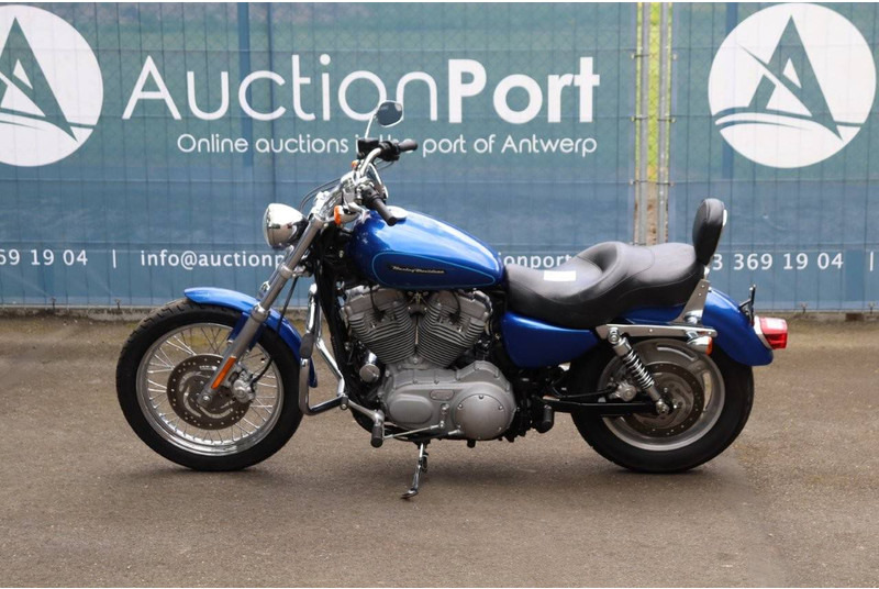 Harley-Davidson Sportster XL883 - Motocicletă: Foto 2 Harley-Davidson Sportster XL883 - Motocicletă: Foto 2