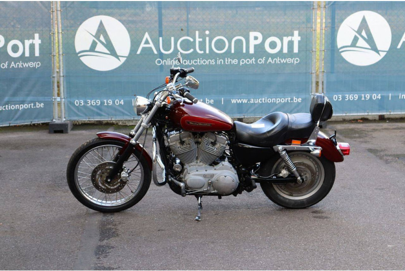 Harley-Davidson Sportster XL883 - Motocicletă: Foto 1 Harley-Davidson Sportster XL883 - Motocicletă: Foto 1