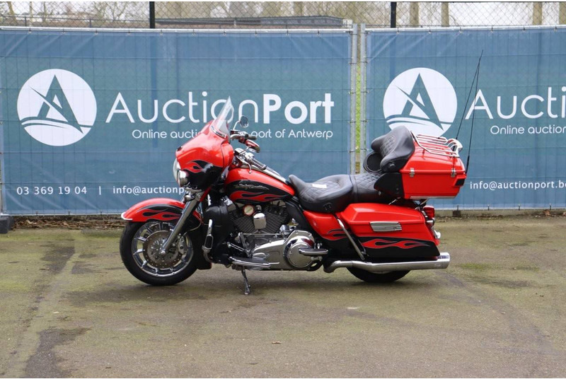 Harley-Davidson Ultra Classic CVO - Motocicletă: Foto 1 Harley-Davidson Ultra Classic CVO - Motocicletă: Foto 1