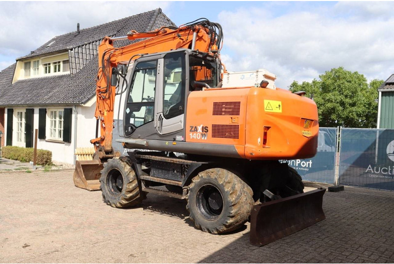 Hitachi ZX140W-3 - Excavator pe roţi: Foto 4 Hitachi ZX140W-3 - Excavator pe roţi: Foto 4