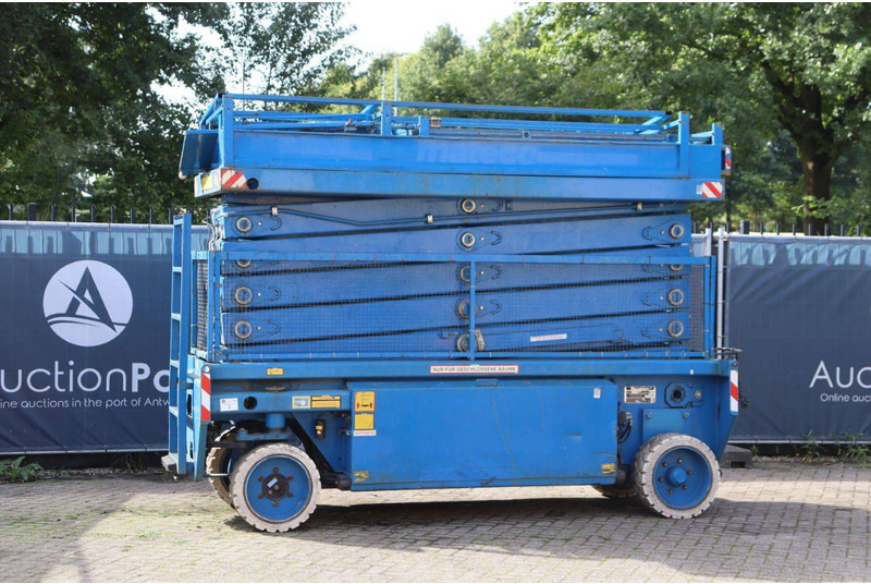 Holland lift Combistar N-165EL12 - Platforma foarfeca: Foto 1 Holland lift Combistar N-165EL12 - Platforma foarfeca: Foto 1