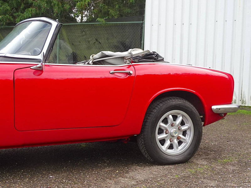 Honda S800 - Berlină/ Sedan: Foto 5 Honda S800 - Berlină/ Sedan: Foto 5