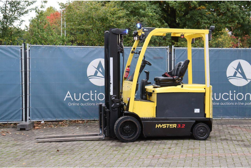 Hyster E3.2XN - Electrostivuitor: Foto 1 Hyster E3.2XN - Electrostivuitor: Foto 1