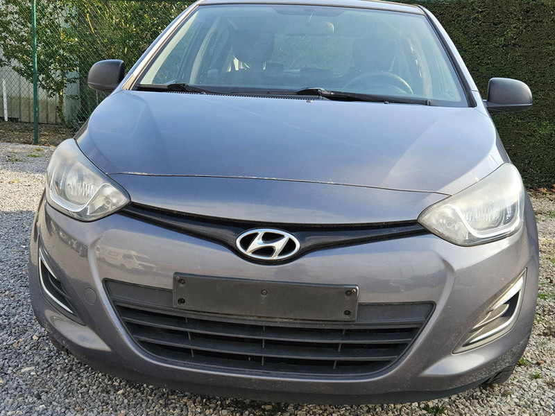 Hyundai i20 (I - update) 1.2 - Berlină/ Sedan: Foto 4 Hyundai i20 (I - update) 1.2 - Berlină/ Sedan: Foto 4