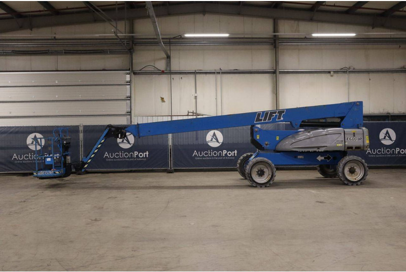 JLG E600JP - Nacela telescopica: Foto 2 JLG E600JP - Nacela telescopica: Foto 2