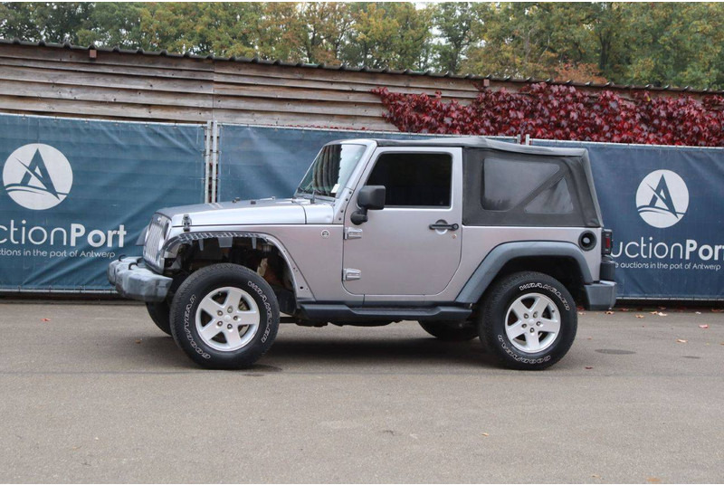 Jeep Wrangler Sport - SUV: Foto 1 Jeep Wrangler Sport - SUV: Foto 1