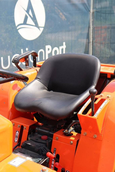 Tractor agricol Kubota B1702DT: Foto 18