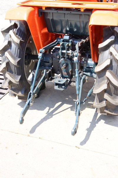 Tractor agricol Kubota B1702DT: Foto 14