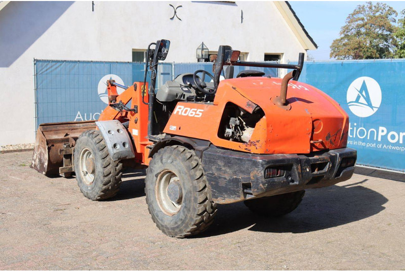 Kubota R065 - Încărcător frontal pe pneuri: Foto 4 Kubota R065 - Încărcător frontal pe pneuri: Foto 4