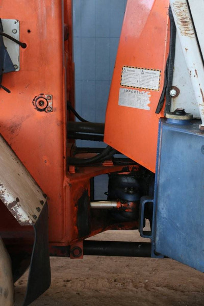 Încărcător frontal pe pneuri Kubota R510: Foto 14