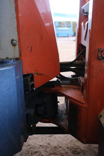 Încărcător frontal pe pneuri Kubota R510: Foto 18